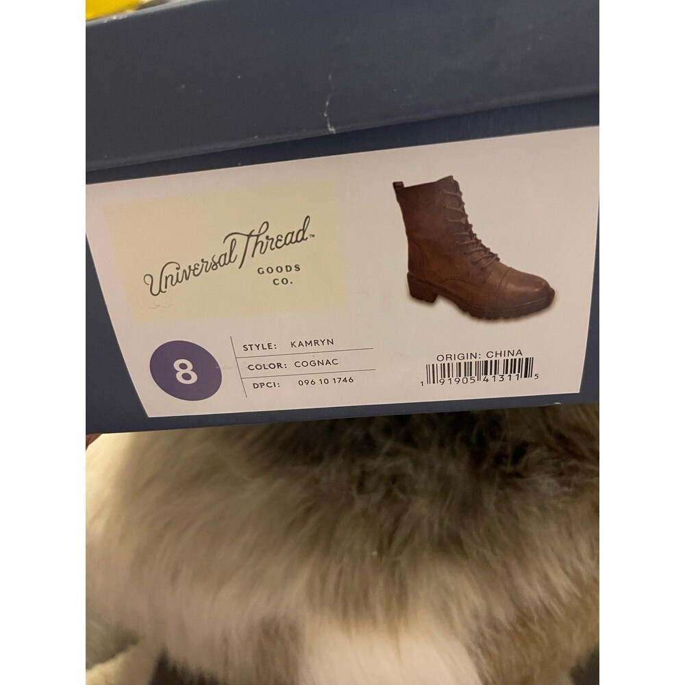 Universal Thread boots - brand new